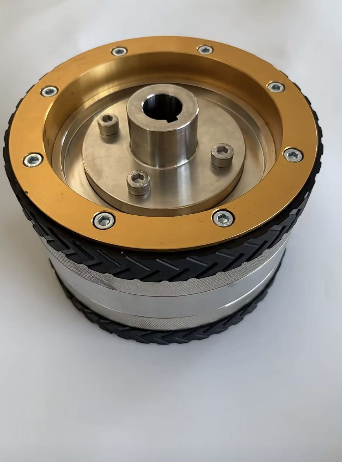 magnetic wheel contact vs non contact.jpg